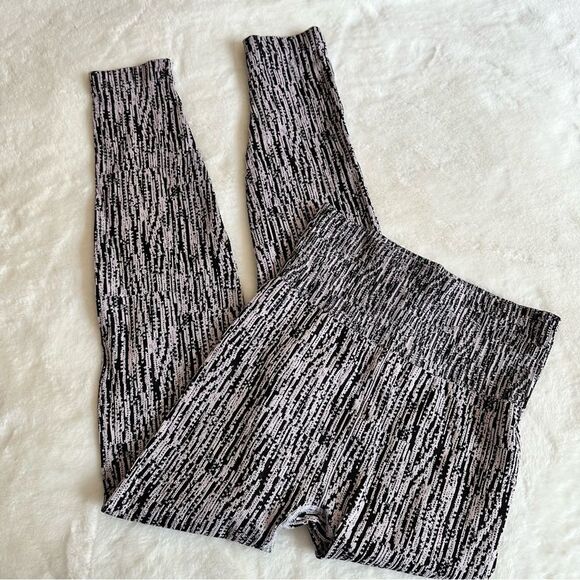 ATHLETA Flurry Elemental Tight Size Small - Picture 1 of 11
